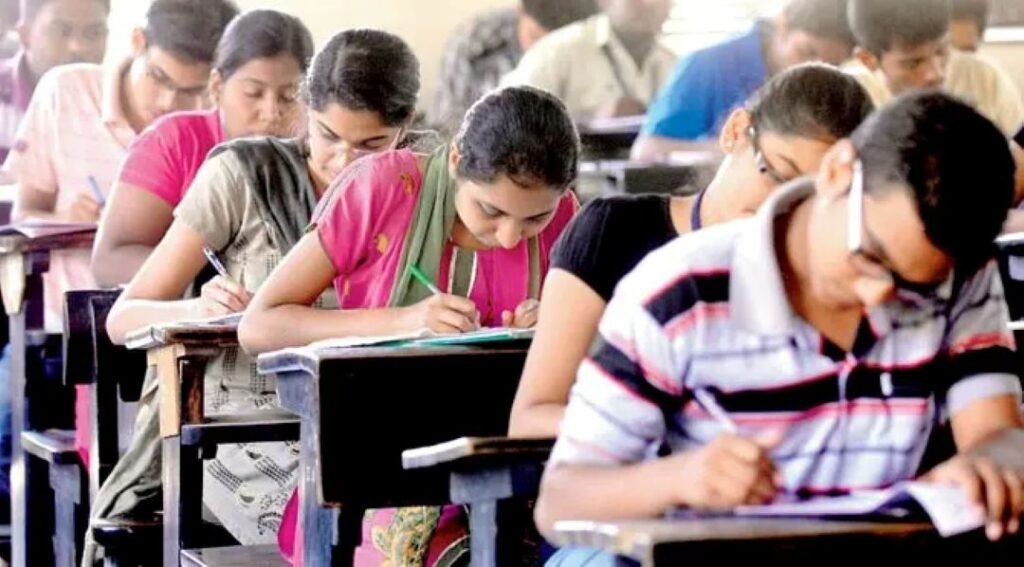प्रतियोगी परीक्षा की तैयारी कैसे करें: सफलता के लिए प्रभावी रणनीति !